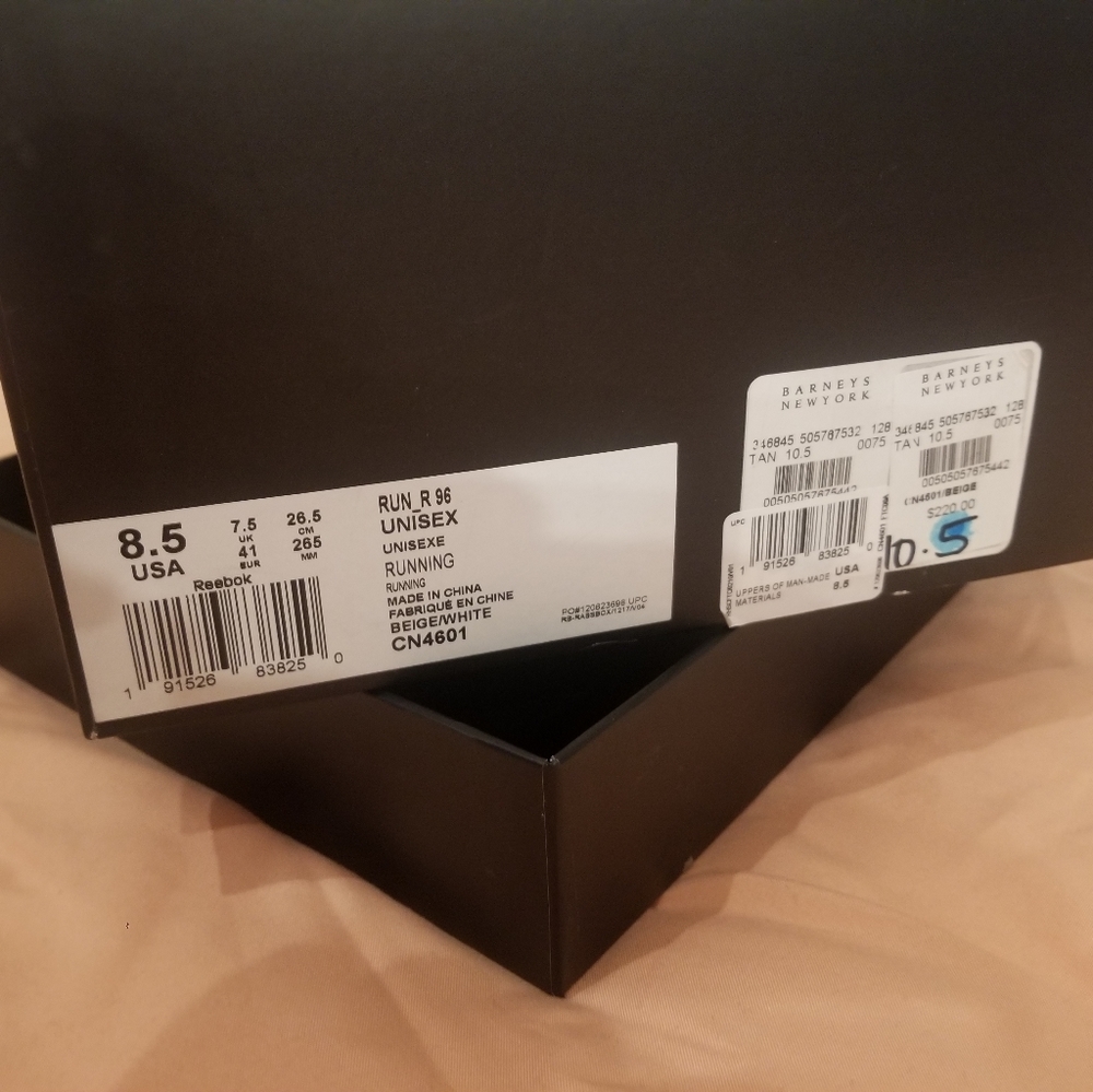 Reebok Unisex Tennis shoes women(101/2)- Men(81/2) - Picture 7 of 7